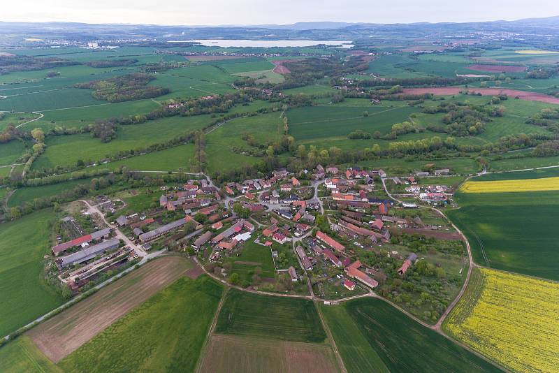 Poznáte ze které obce na Jaroměřsku jsou tyto snímky?