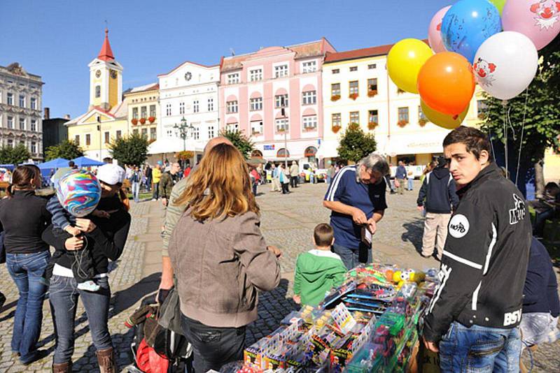 Sv. Václav  přijel na koni na broumovské náměstí. 