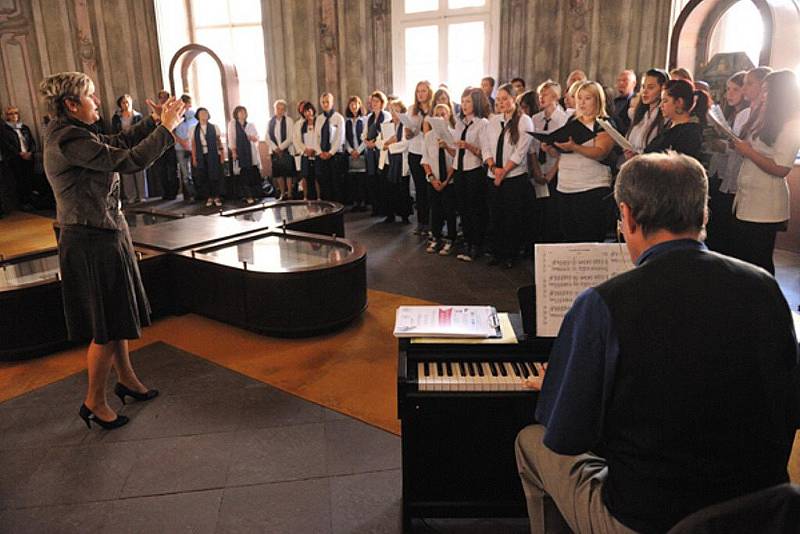 Sv. Václav  přijel na koni na broumovské náměstí. 