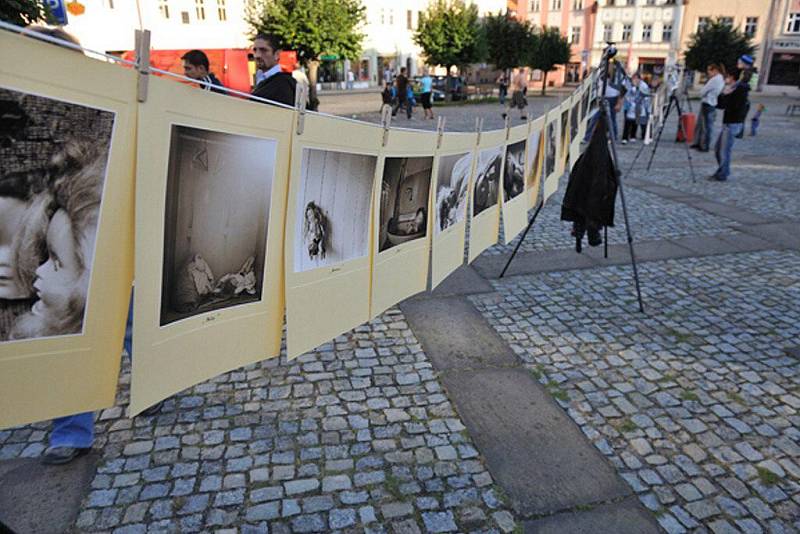 Sv. Václav  přijel na koni na broumovské náměstí. 