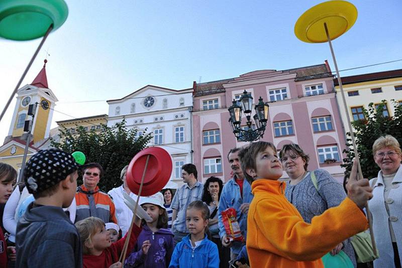 Sv. Václav  přijel na koni na broumovské náměstí. 