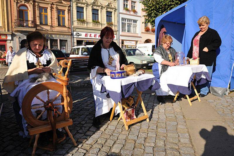 Sv. Václav  přijel na koni na broumovské náměstí. 