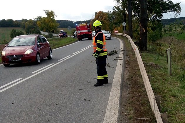 Dopravní nehoda na Broumovsku v neděli 15. října odpoledne.