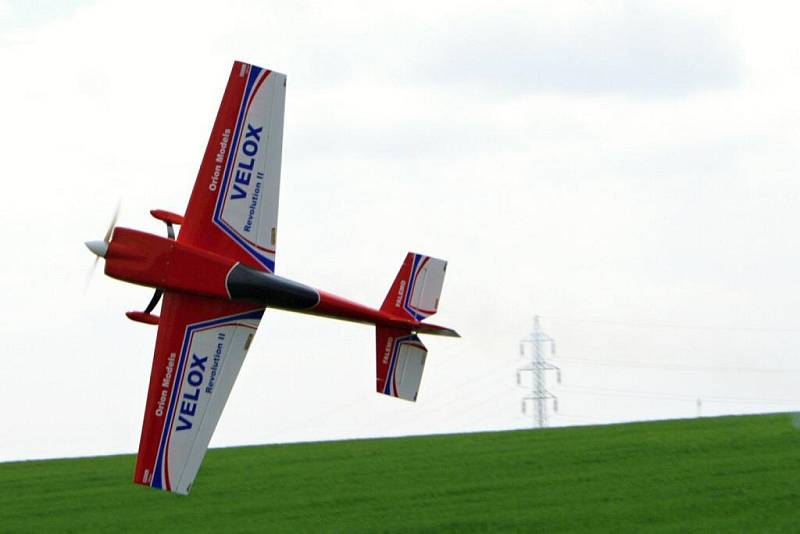 16. ročník modelářské air show rádiem řízených modelů letadel. 