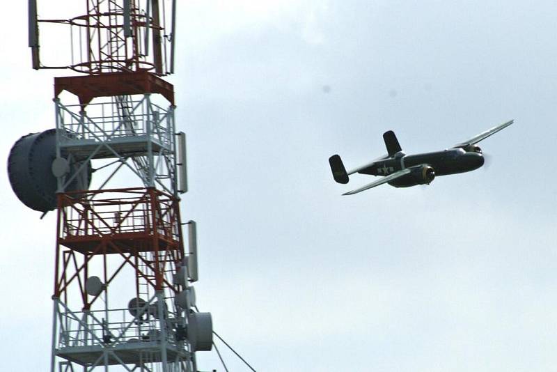 16. ročník modelářské air show rádiem řízených modelů letadel. 