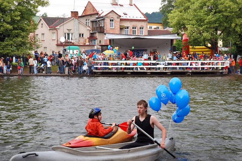 Dětský den na koupališti ve Velkém Dřevíči.