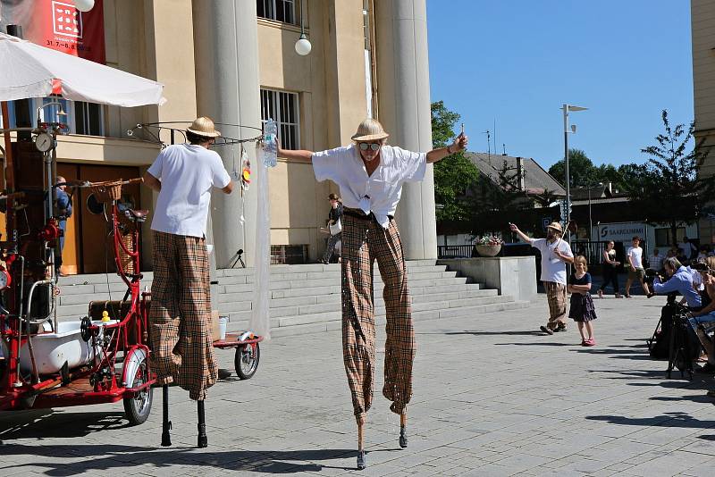 První srpnovou sobotu byl v Hronově slavnostně zahájen 90. Jiráskův Hronov.