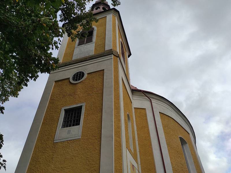 Kostel svatého Michaela archanděla ve Vernéřovicích.