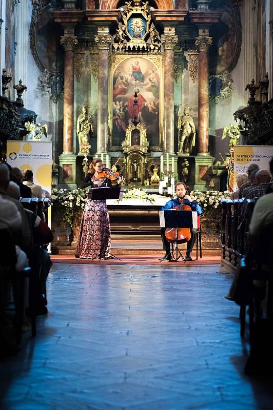 Třetí festivalové zastavení si přišlo vychutnat na 279 posluchačů z různých koutů republiky. Díky štědrosti festivalových návštěvníků se tentokrát v kasičkách, do nichž se vybírá dobrovolné vstupné, sešlo necelých dvacet tisíc korun.