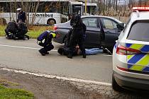 Vstup ČR do Schengenu s sebou přinesl i možnost tzv. přeshraničního pronásledování. To si vyzkoušeli na obou stranách hranice čeští i polští policisté.