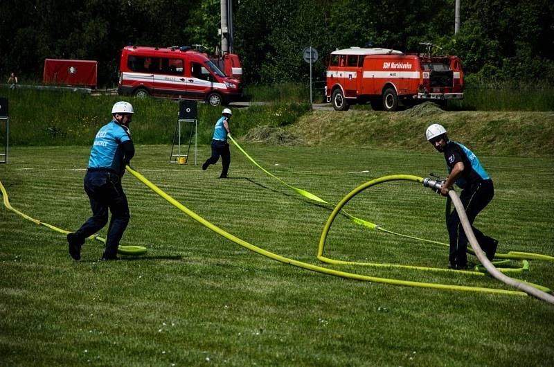 Na zeleném trávníků se odehrála tradiční hasičská soutěž v požárním sportu.