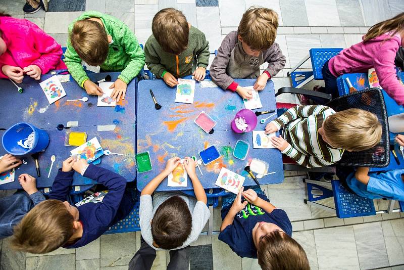 Úterní festivalový program byl z velké části zaměřen zejména na nejmenší diváky. Dnes se festival přehoupl do své druhé poloviny.