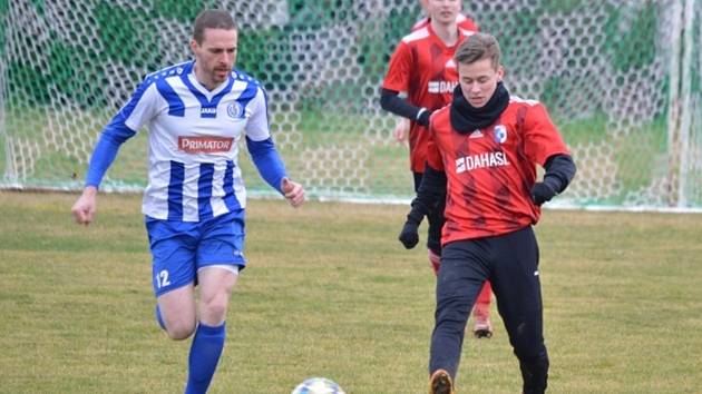 V posledním přípravném utkání před jarní částí divize C náchodští fotbalisté porazili lídra krajského přeboru z Libčan 4:2. Martin Malý (č. 12) tentokrát gólově mlčel.