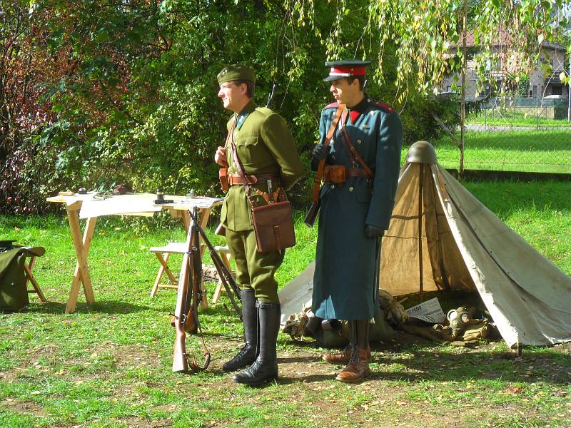 Členové Stráže obrany státu Náchod se účastnili vojenských ukázek v Rychnově nad Kněžnou.