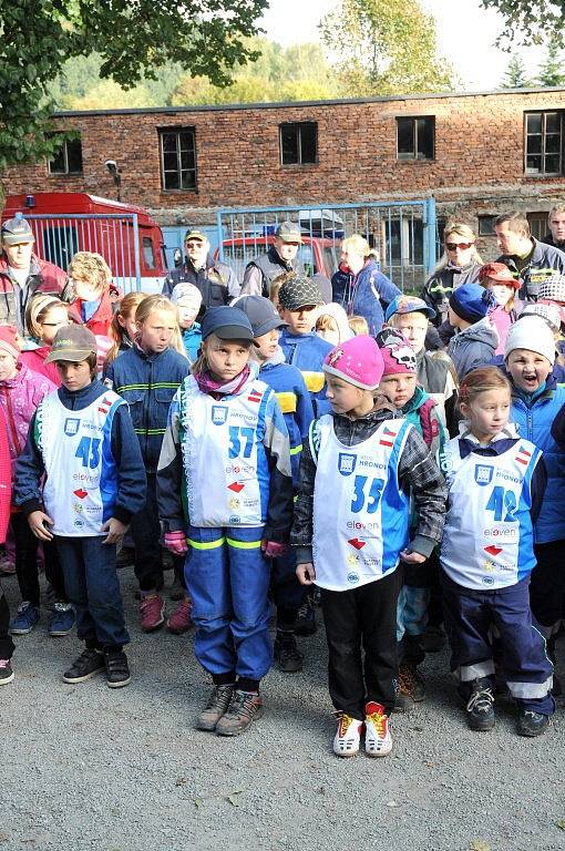 Třináctý ročník oblíbené soutěže mladých hasičů si nenechalo uniknout sedmadvacet pětičlenných hlídek z celého regionu. 