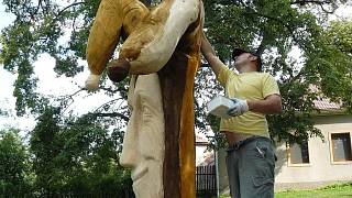 Pověsil kopačky na hřebík a stal se úspěšným sochařem - Náchodský deník