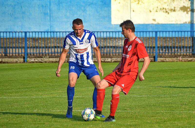 Náchod ve středečním duelu porazil Trutnov 4:2.