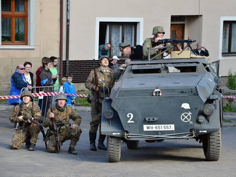 STÁRKOVSKÉ NÁMĚSTÍ se opět po roce proměnilo v bojiště, na kterém se odehrávala „Operace Market Garden“. 