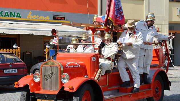 Historická krasavice míří na PyroCar.