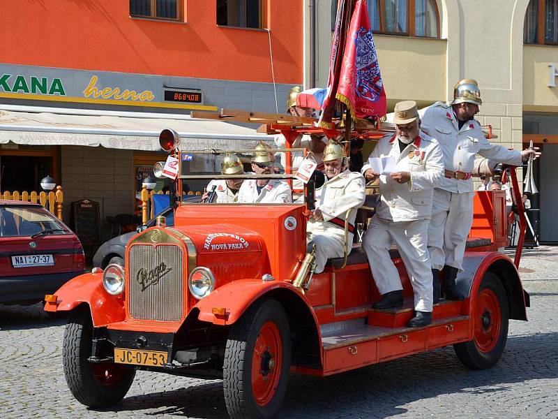 Historická krasavice míří na PyroCar.