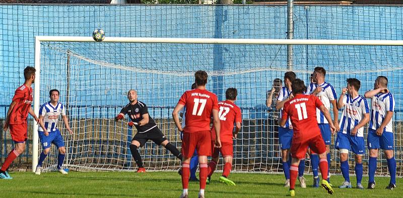 Náchod ve středečním duelu porazil Trutnov 4:2.