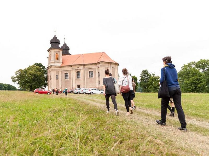 TŘETÍ KONCERT festivalu Za poklady Broumovska zavedl posluchače do kostela sv. Markéty v Šonově. 