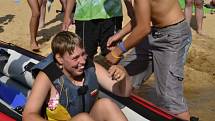 Už třetím rokem tak dětský vodácký oddíl Lotři pomáhá stacionáři Cesta v Náchodě. 