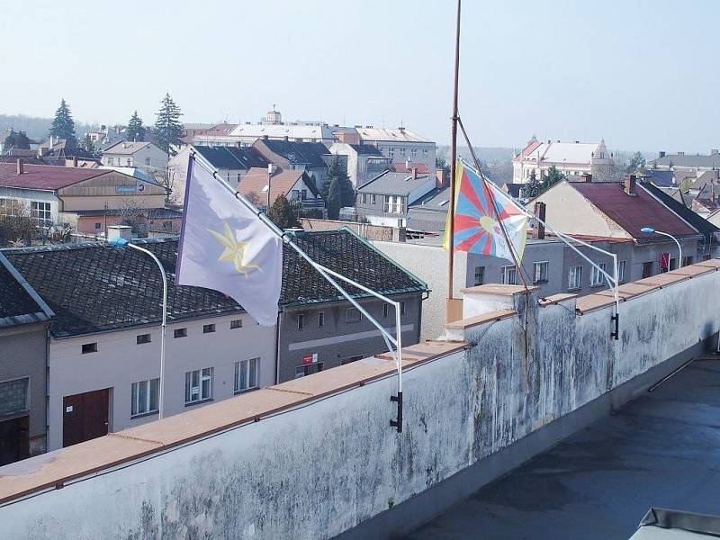 Česká Skalice se připojila k akci Vlajka pro Tibet.