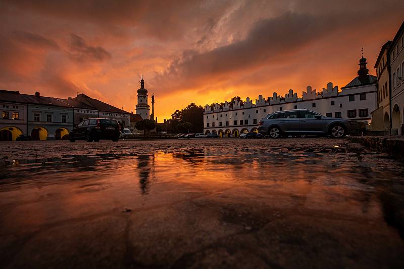 Čtvrteční večer v Novém Městě nad Metují na Náchodsku