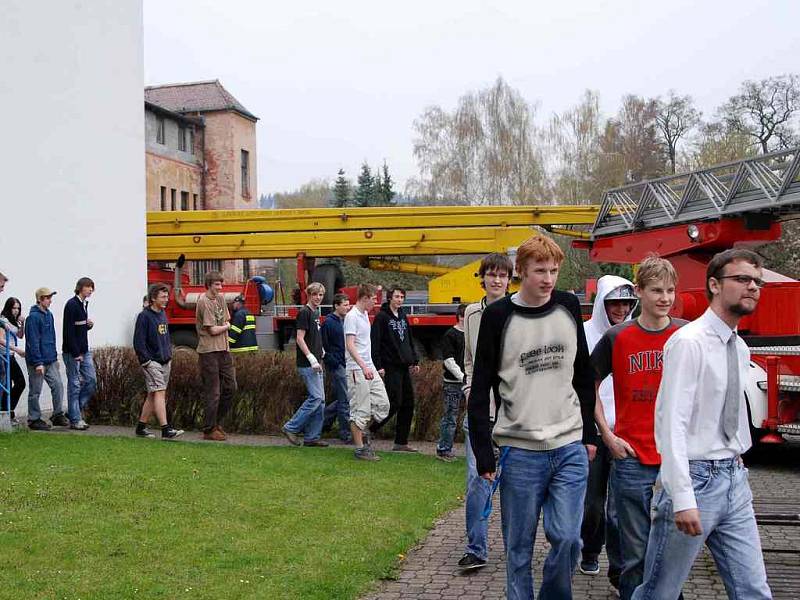 Evakuace studentů COP Hronov.