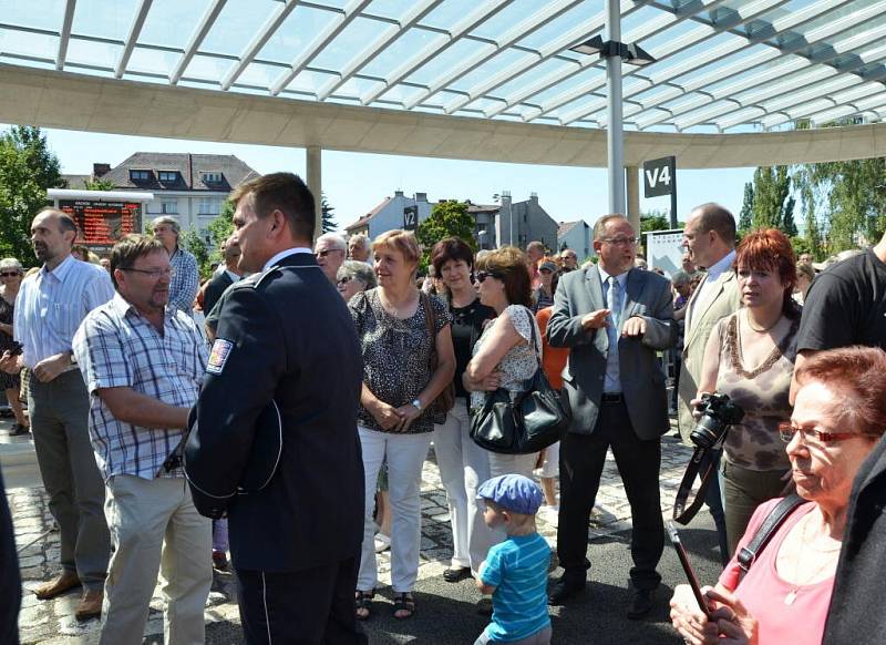 V Náchodě slavnostně uvedli do provozu nový autobusový terminál.