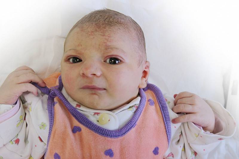 ADRIANA DOLEŽALOVÁ z Jaroměře je prvním děťátkem Silvie Budaiové a Petra Doležala. Holčička se narodila 6. března 2017 ve 2.59 hodin. Její míry byly 3500 gramů a 50 centimetrů.