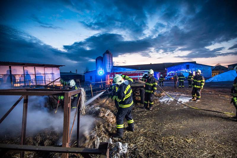 V zemědělském družstvu doutnalo staré seno