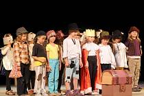 Do jubilejního ročníku přehlídky dětských divadelních souborů „Hronovské hádě“ se přihlásilo šest dětských souborů.