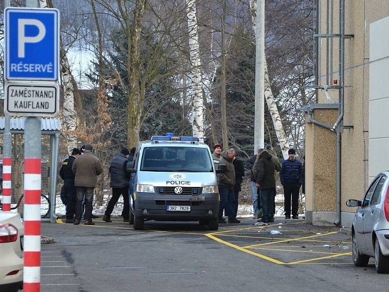 Policejní akce - rekonstrukce loupežných přepadení u Kauflandu.