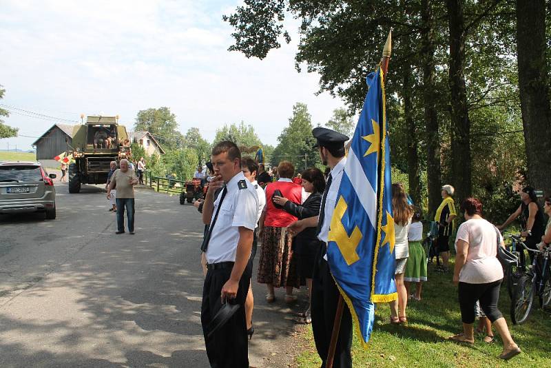 Křinice slaví letošní úrodu tradičními dožínkami.