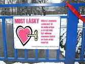 Na svátek svatého Valentýna v hronovském parku Aloise Jiráska slavnostně pojmenovali stávající most pro pěší a otevřeli tak „Most lásky“. 