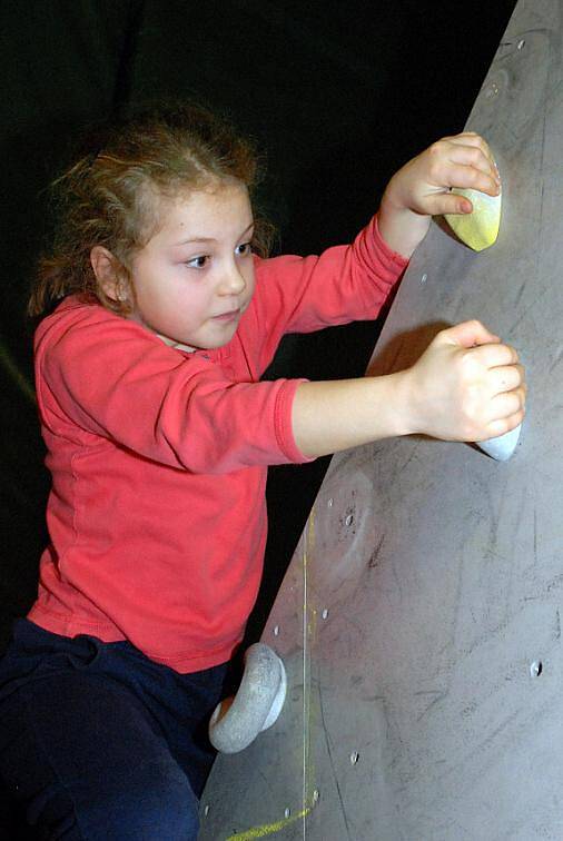 V sobotu 23. ledna se konal první ročník dětských závodů v boulderingu na stěně v Hronově.