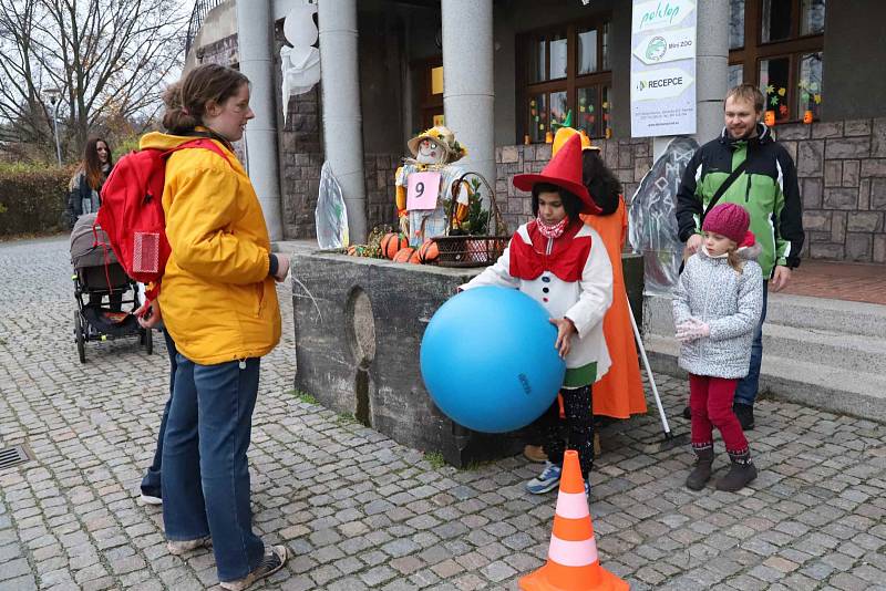 Děti plnily halloweenské úkoly