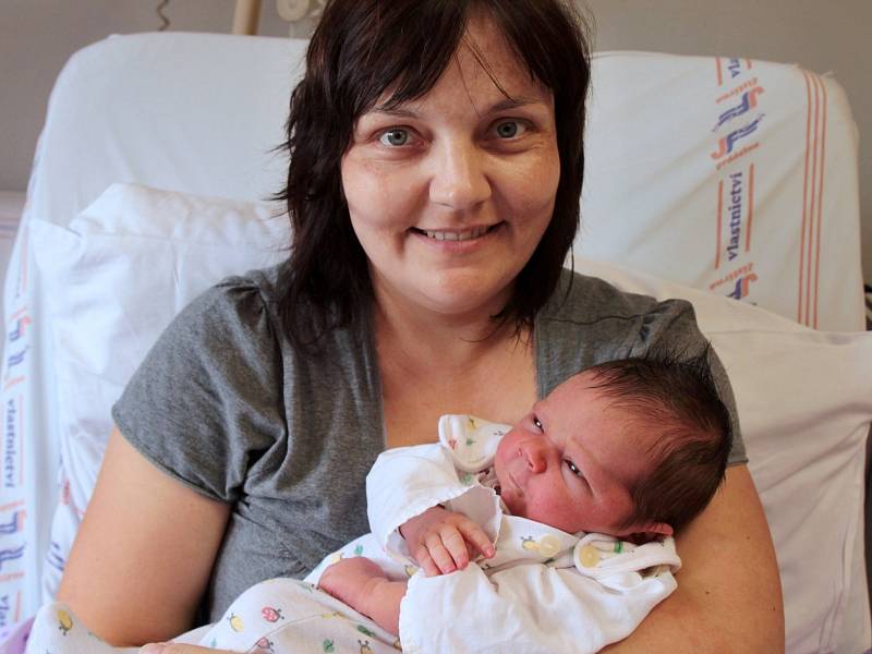 MARTIN JANÝRA z Náchoda se narodil 21. května 2017 v 10.08 hodin. Jeho míry byly 4040 gramů a 53 centimetrů. Z chlapečka se radují rodiče Jana a Tomáš i tříletá sestřička Lucinka.