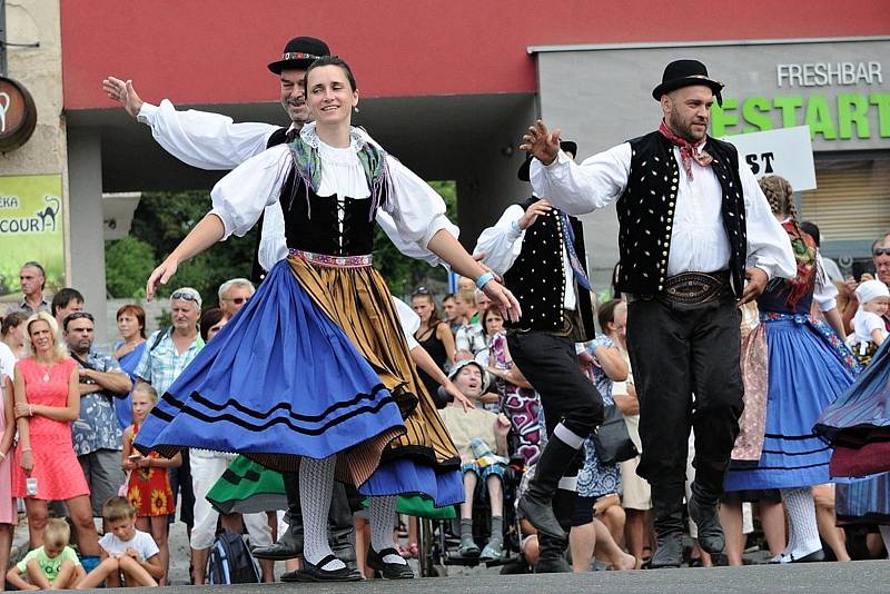 64. Mezinárodní folklorní festival v Červeném Kostelci.