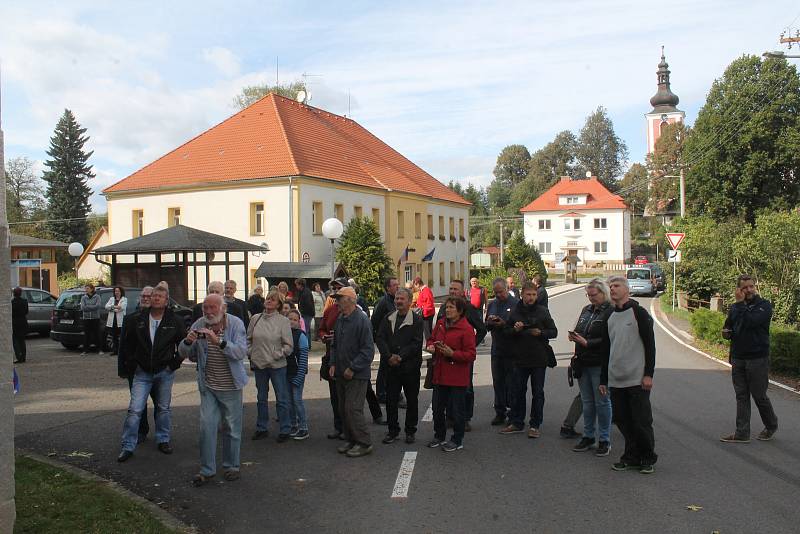 Před budovou někdejšího celního úřadu odhalení pamětní desky připomnělo události, ke kterým došlo přesně před 80 lety. Dne 23. září 1938 v  hodin ráno byl střelbou z pušek a kulometů a ručními granáty napaden celní úřad.