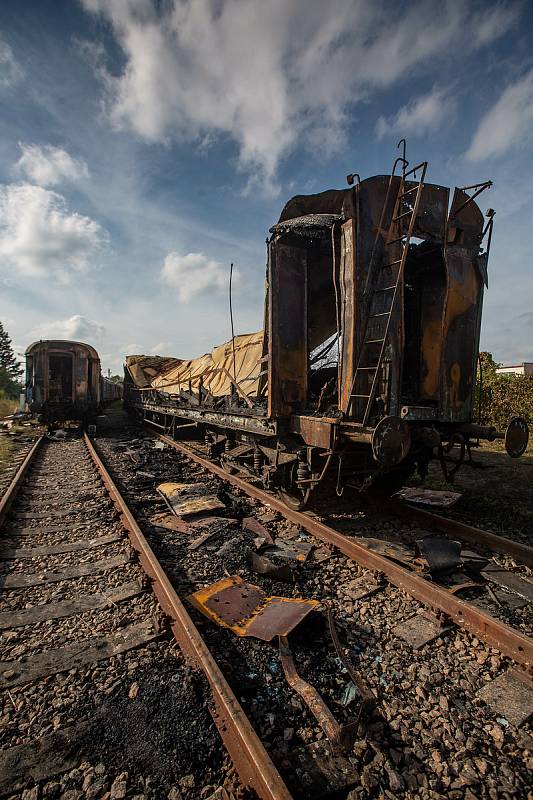 Požár historických vagonu v železničním muzeu Výtopna Jaroměř způsobil škodu přes 80mil.