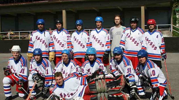 Mužstvo NA Rangers zvítězilo v letošním ročníku Oblasntí hokejbalové ligy a pro příští rok si zajistilo příslušnost ve druhé Národní hokejbalové lize. 