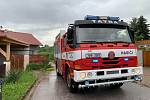 Jednotka hasičů vyjela na pomoc s čerpáním zatopených sklepů v obcích Holohlavy a Smiřice.
