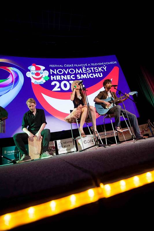 Míša Doubravová a Roman Tomeš zazpívali muzikálové melodie. 