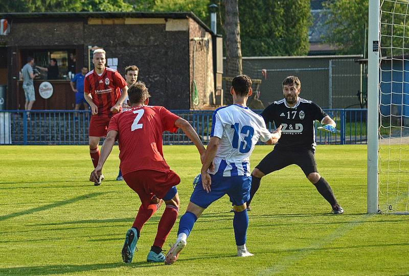 Náchod ve středečním duelu porazil Trutnov 4:2.