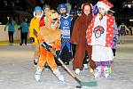 Pro žáky Základní školy z Velkého Poříčí byl poslední den prvního pololetí už tradičně zakončen na ledě hronovského zimního stadionu. 