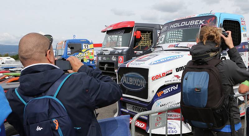 První závod ME tahačů Czech Truck Prix 2017 v neděli vyhrál Adam Lacko ze stáje Buggyra.