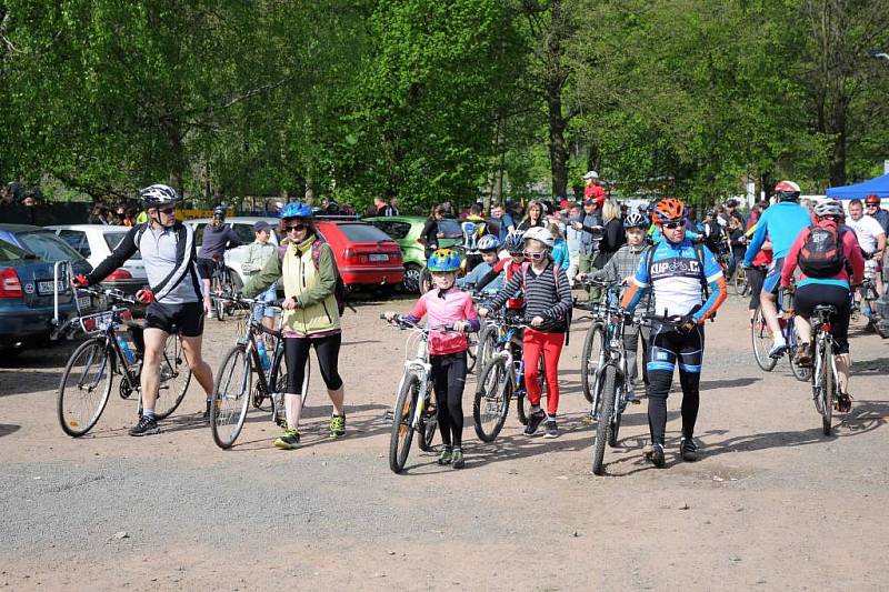 POŘÍČSKÉ TOULKY nalákaly rekordní počet turistů, cyklistů, či koloběžkářů do sluncem zalité přírody. 